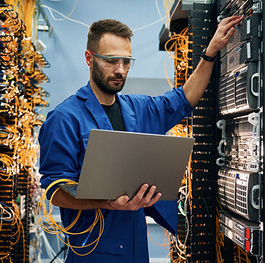 Strukturierte Netzwerkverkabelung und Patchpanel für Gewerbeobjekte